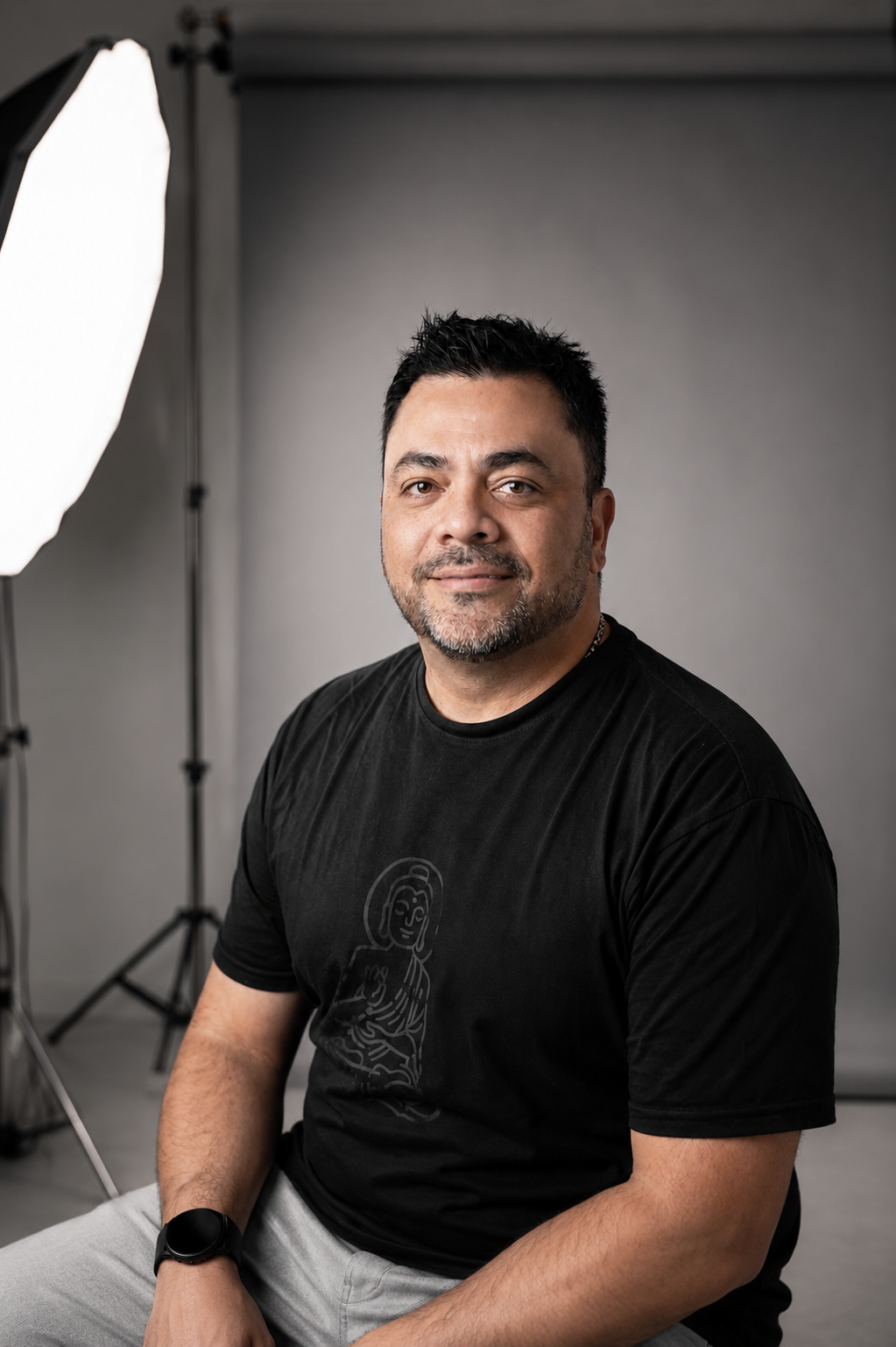 Retrato de LuisLeo en su estudio